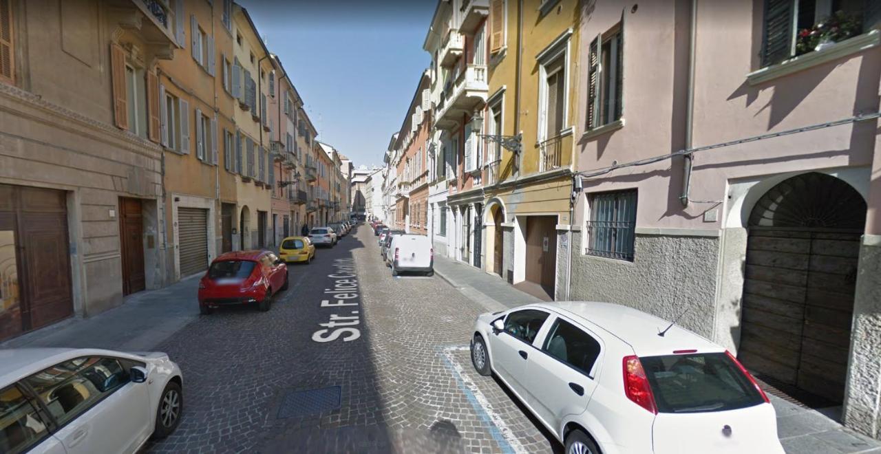 Banksy - Arte In Centro Citta Lejlighed Parma Eksteriør billede